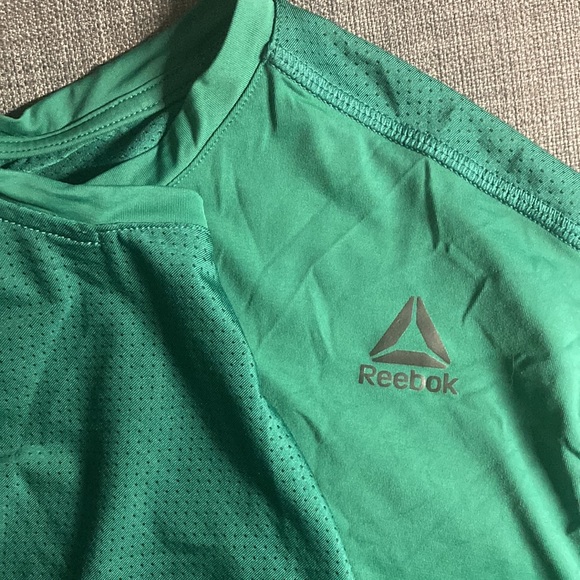 Reebok ActiveChill Move Shirt - Picture 4 of 4